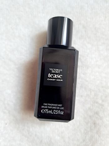 Brume corporelle parfumée Victoria's Secret neuve 💜 Tease Candy Noir