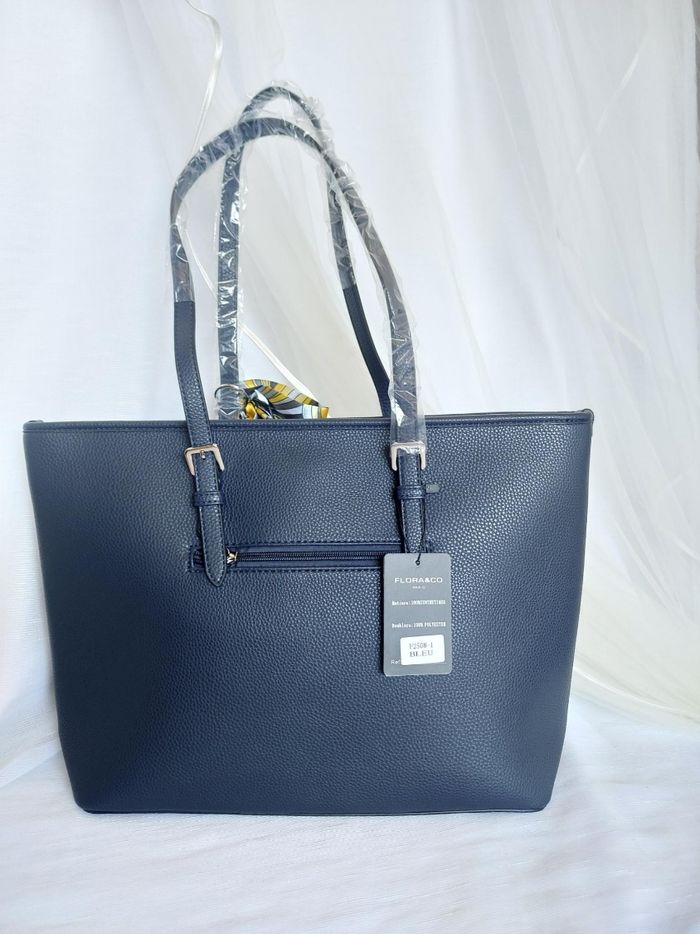 Sac cabas souple pompon bleu marine - photo numéro 8