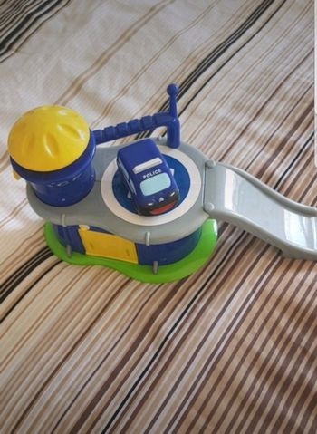 Garage police et voiture