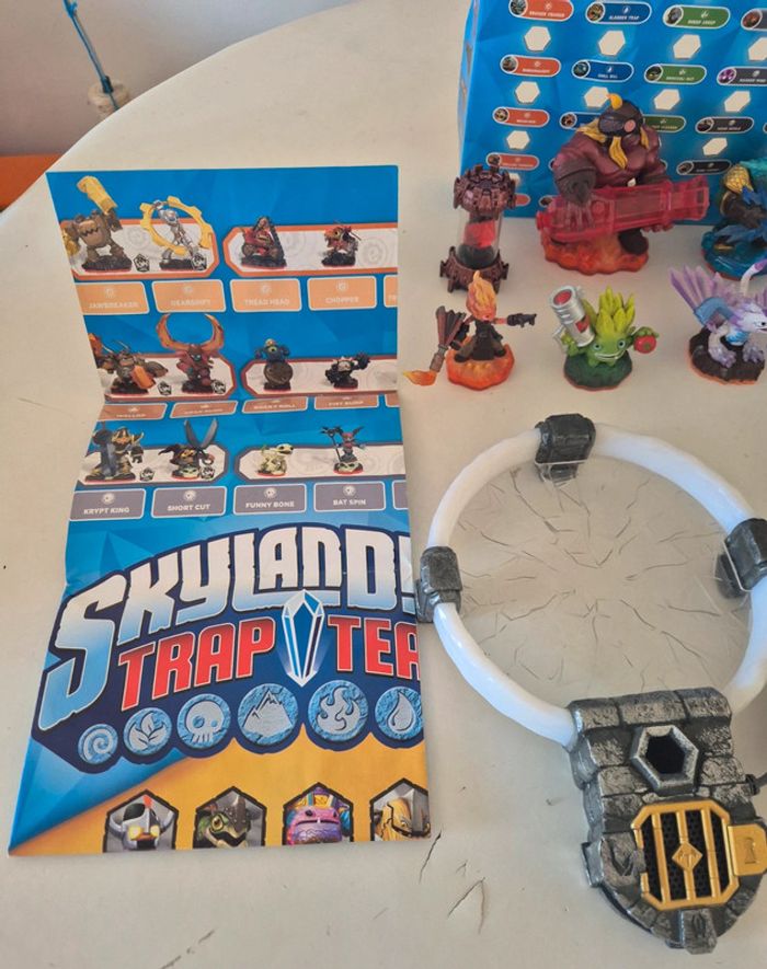 Skylanders trap team wii u avec socle et 13 figurines - photo numéro 2