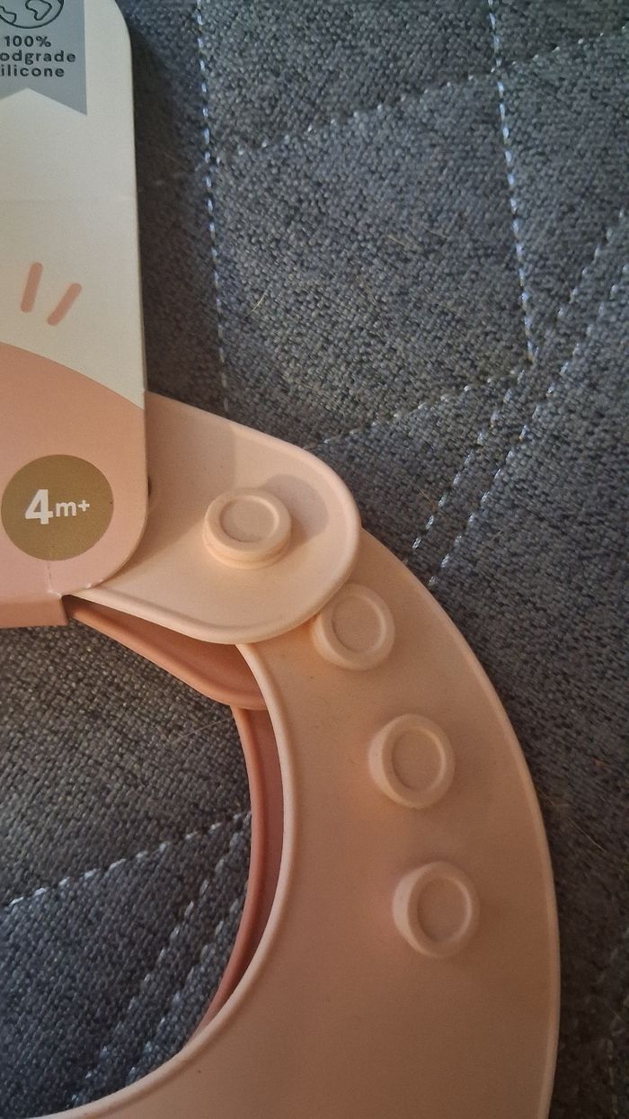 Lot bavoirs silicones - photo numéro 3