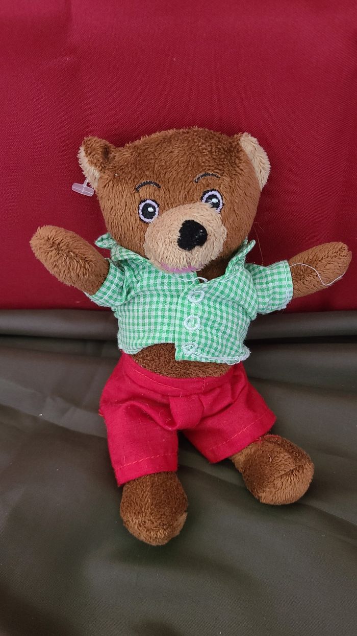 Peluche Petit ours brun POMME D'API BAYARD JEUNESSE chemise à