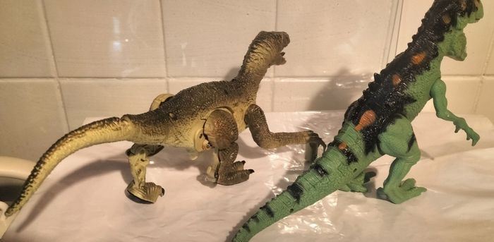 Lot de 2 dinosaures - photo numéro 3