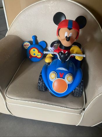 Quad télécommandé + mickey