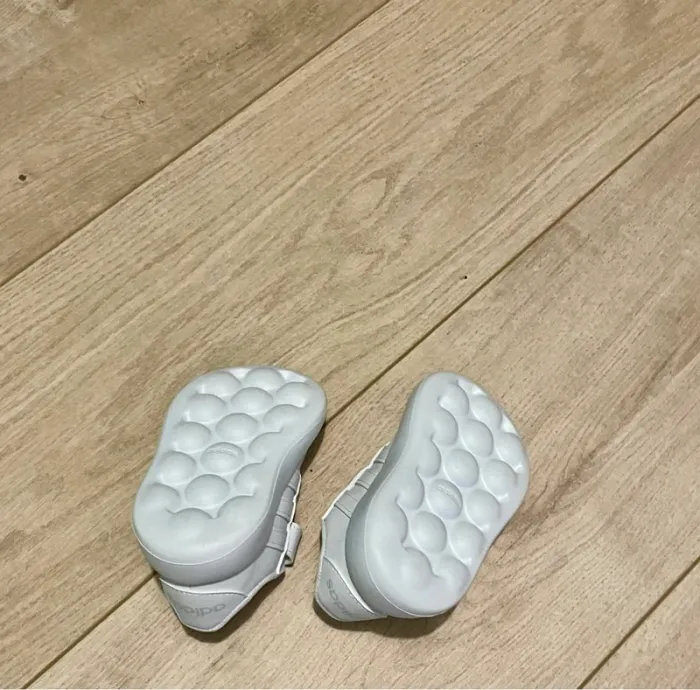 Baskets Comfy Bubble Adidas neuves - photo numéro 4