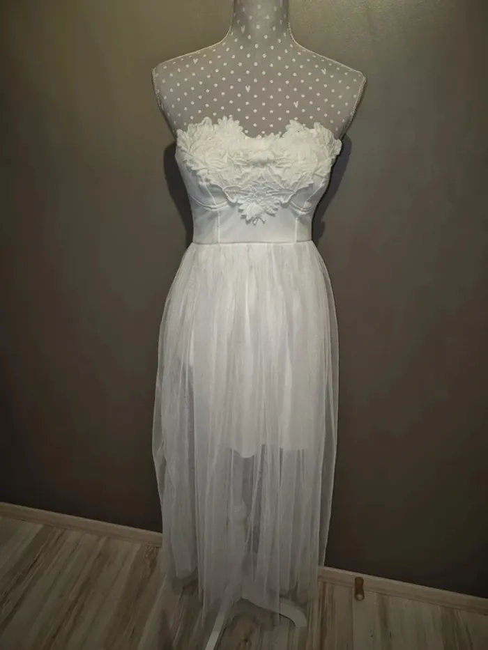 Robe bustier dentelle