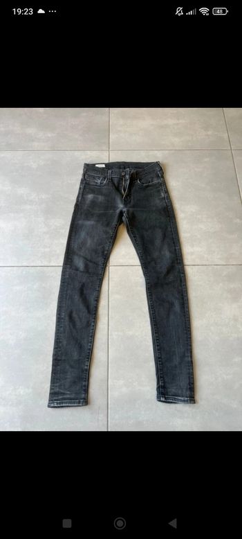 Vends jean 👖 Levi's 501 femme 
