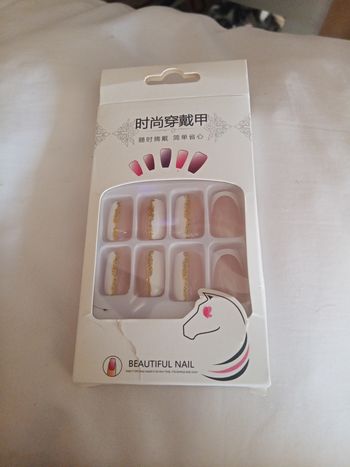 Ensemble neuf manucure faux ongles