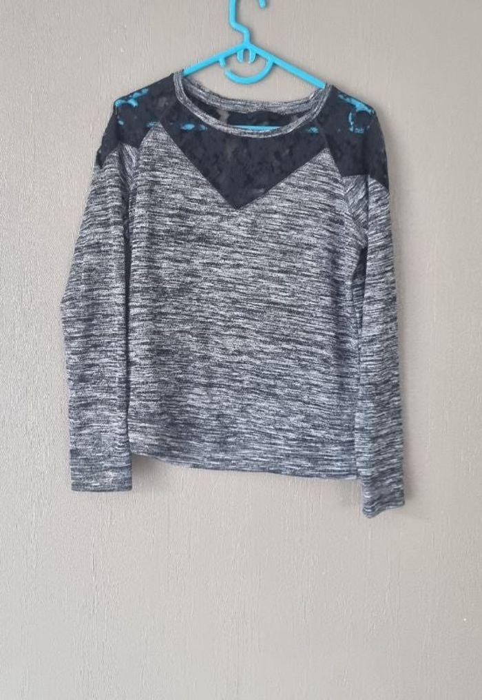 Pull léger avec dentelles