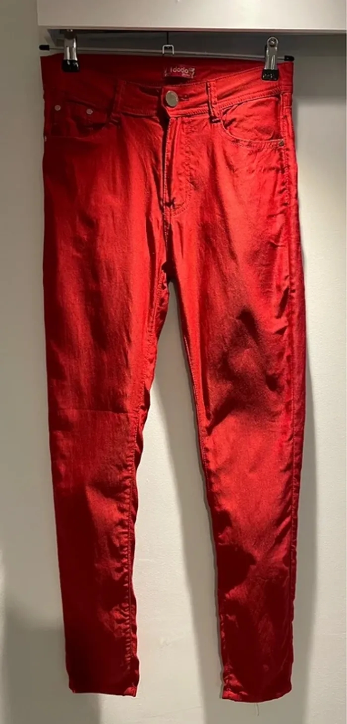 Pantalon rouge de marque idodo taille 38-M très bon état - photo numéro 2