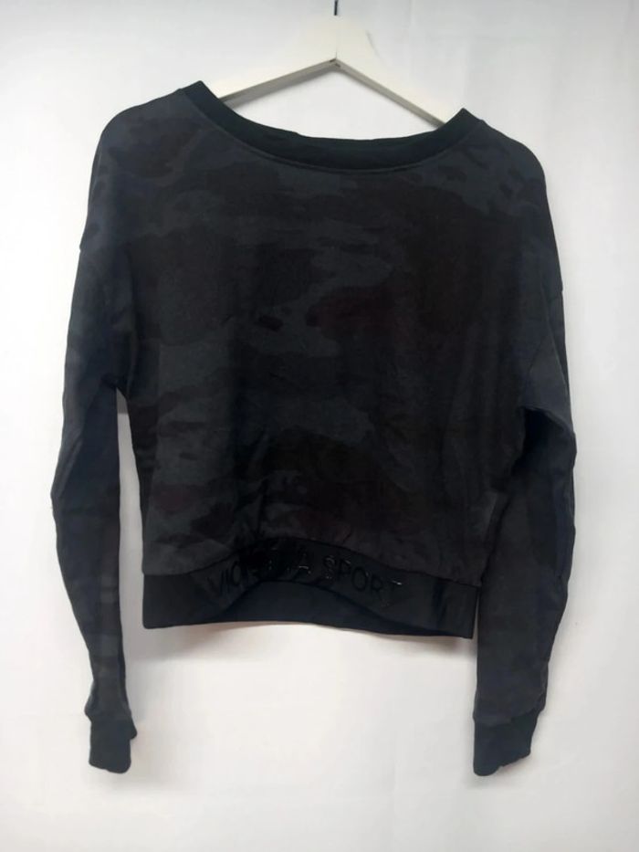 Sweat crop top Vintage motif camo Noir Victoria sport - photo numéro 2