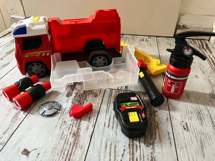 Camion de pompier et accessoires - photo numéro 2