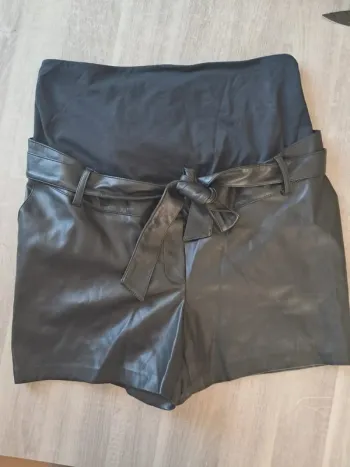 Short maternité simili cuir kiabi 44