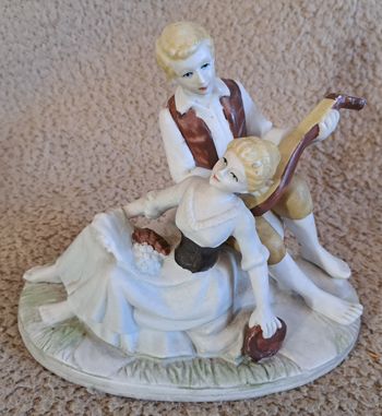 🪆 Statuette décorative en biscuit - couple