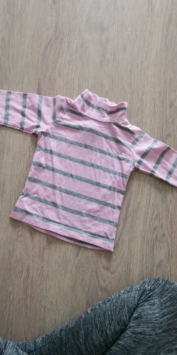 Pull fin coll roulé 9 mois