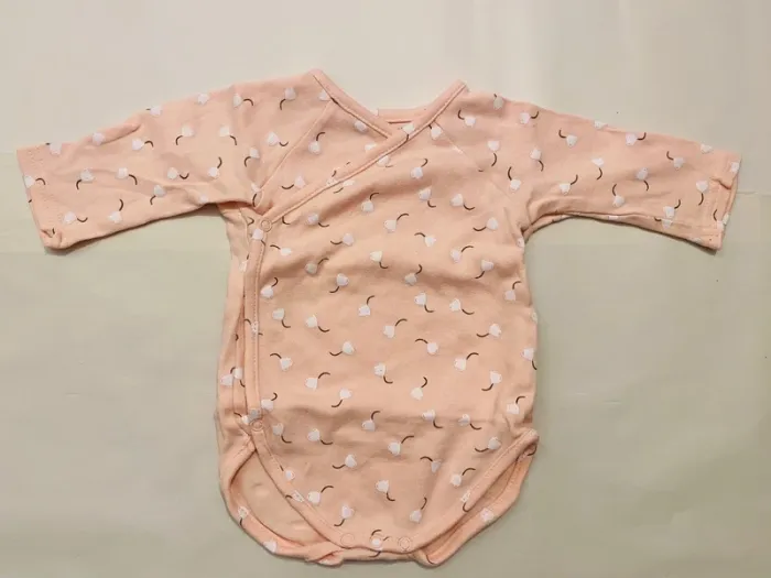 Lot 10 bodies manches longues fille 6 mois - photo numéro 7
