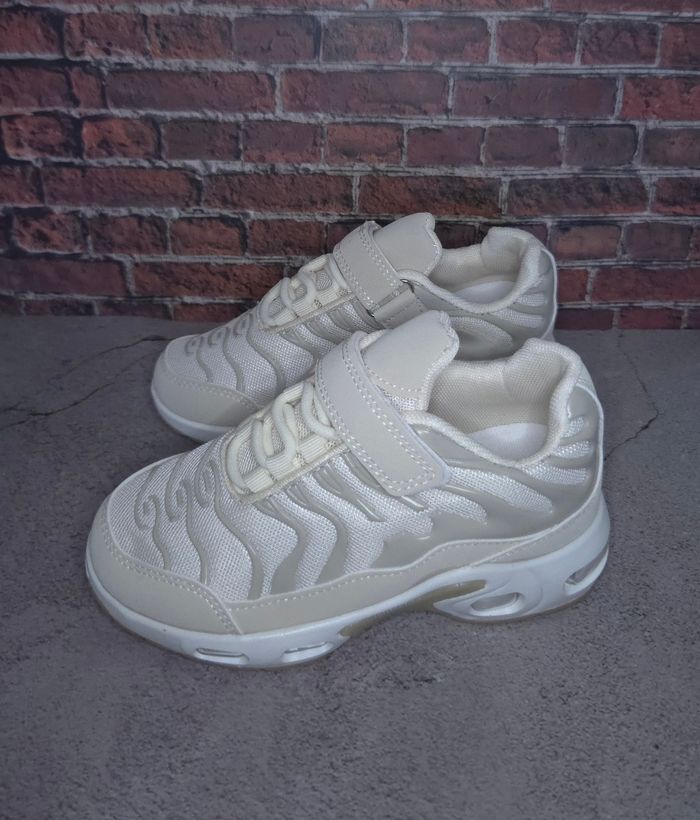 Baskets beige à scratch enfants mixtes tendances - Taille 29 - NEUVES 🌟