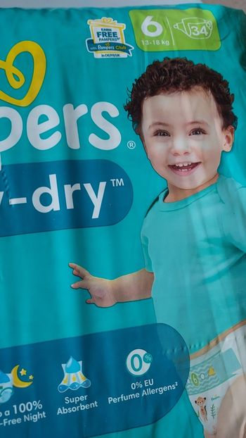 Couches pampers taille 6