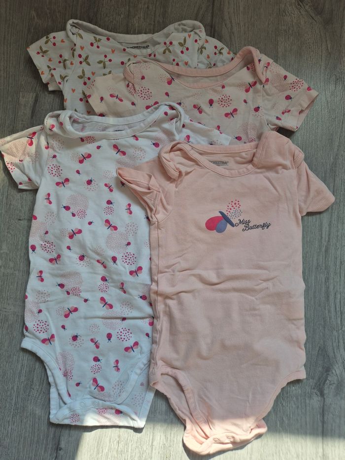 4 bodies manches courtes 36 mois