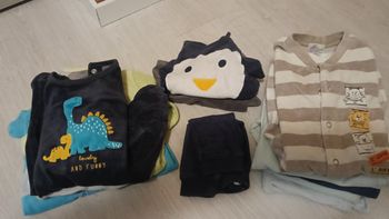 Lot 11 pyjamas velours 3 mois