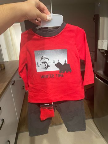 Ensemble garçon sweat, pantalon et chaussettes