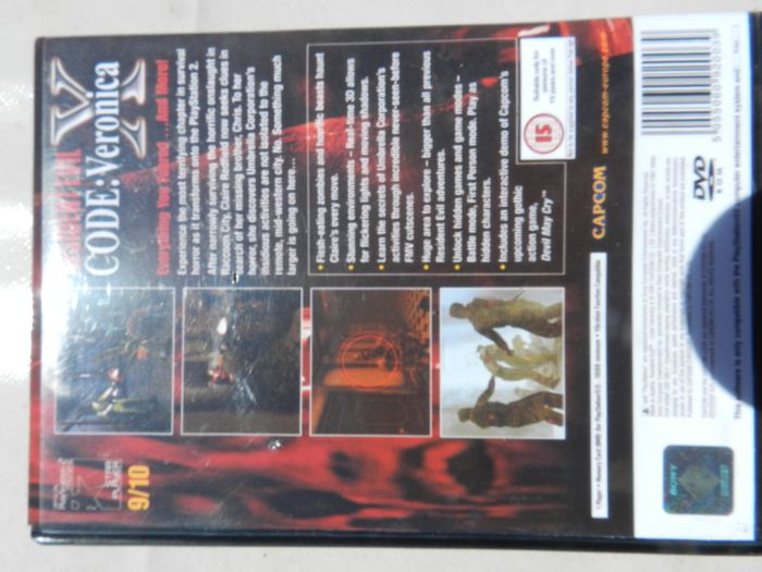 Resident Evil Code Veronica X (PS2) + Carte Mémoire 64 Mo préchargée - photo numéro 4