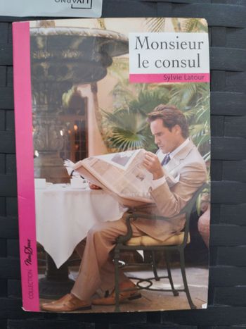 Livre nous deux monsieur le consul