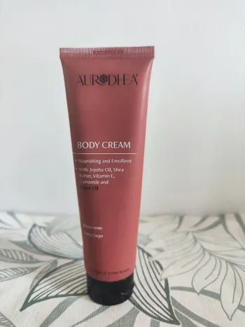 Aurodhea creme pour le corps nourrissante et emolliant valeur 20€ 150ml