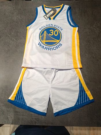Tenue NBA golden state warriors Stephen Curry blanc. T.22