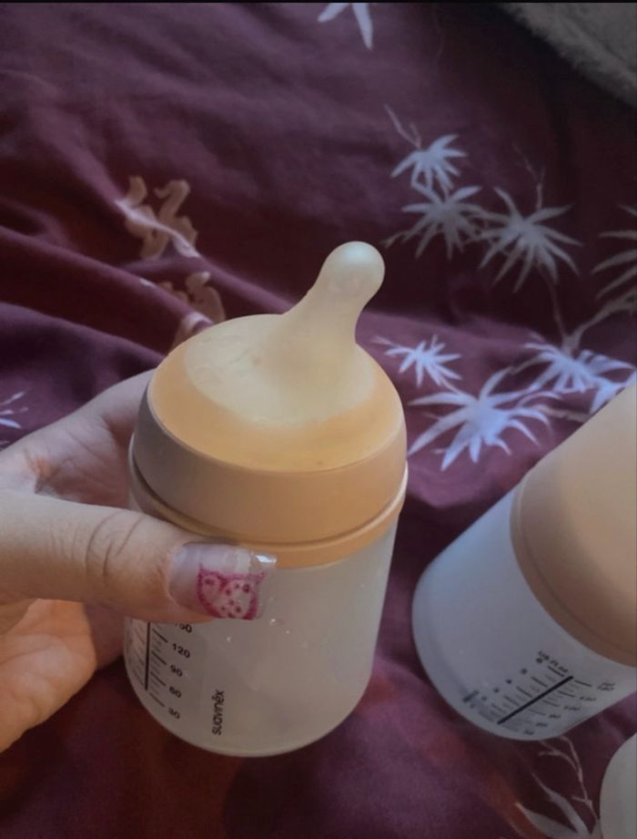 Biberon allaitement - photo numéro 2