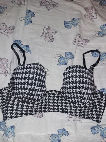 Soutien gorge 95d neuf la bretelle dans le dos s'enlève