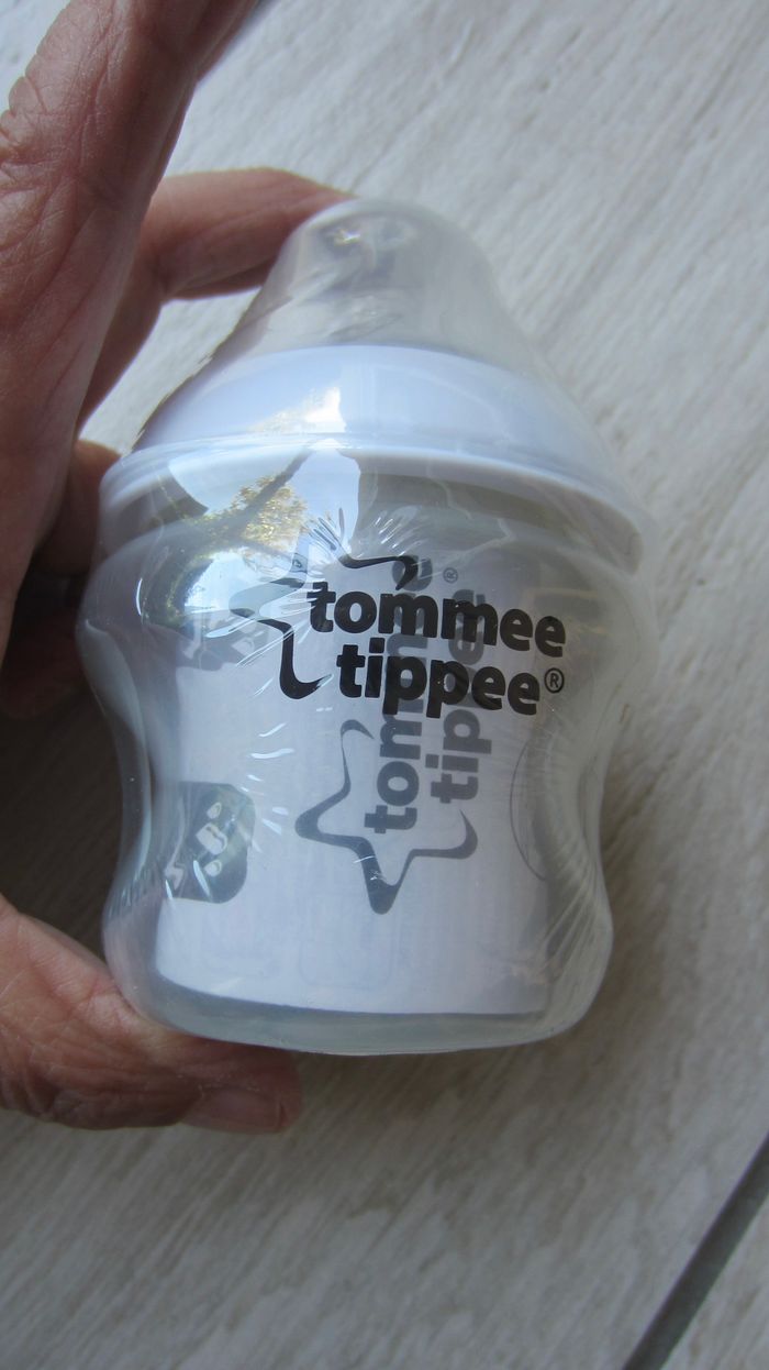 Biberon neuf Tommee Tipee