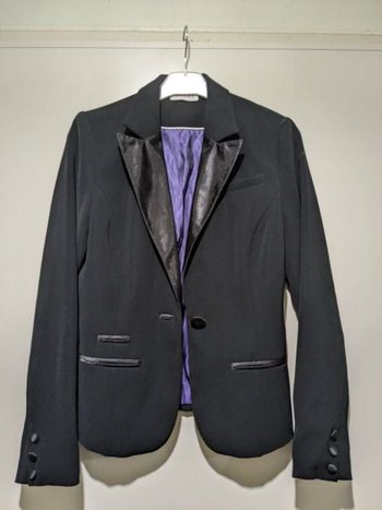 Magnifique veste Yessica noire. Taille 36