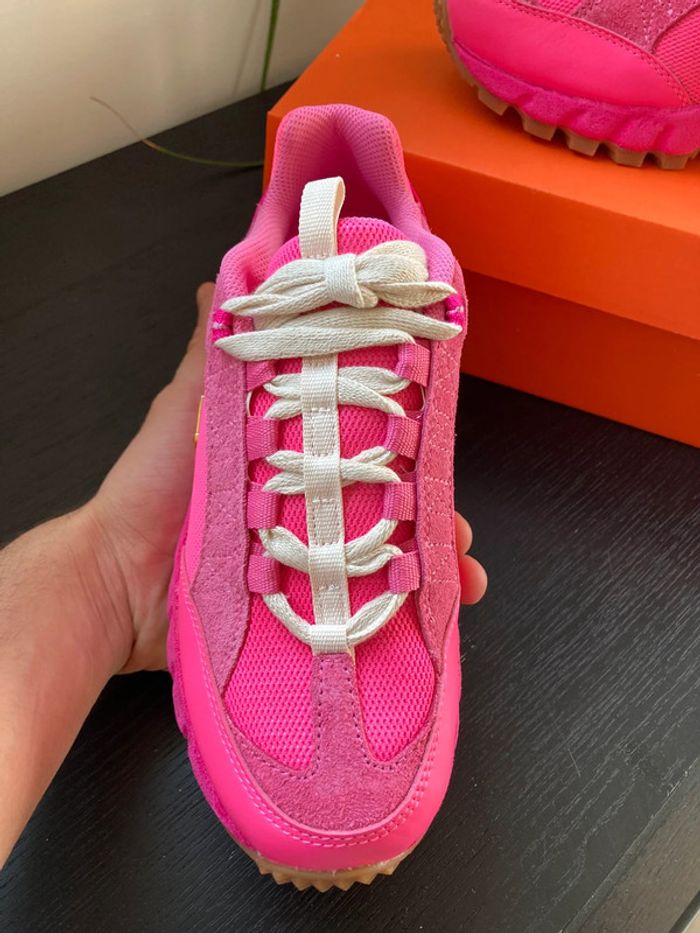 Baskets Basses Femme Nike Air Humara LX Jacquemus Pink - Taille 36.5 - photo numéro 2