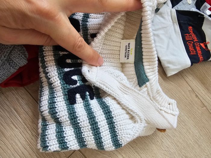 Lot 9 pulls 12 mois - photo numéro 5