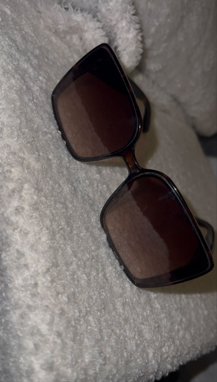 lunette de soleil - photo numéro 3