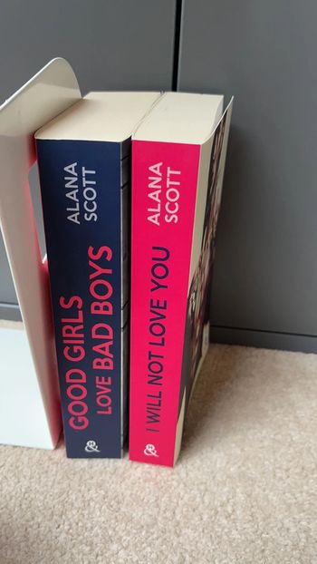 Lot livre Alana Scott