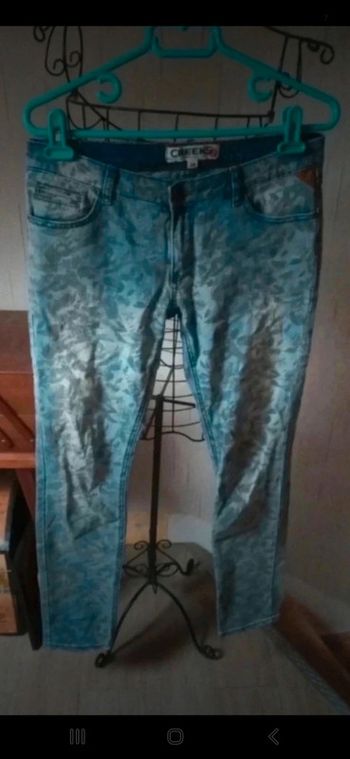 Jean fleuri taille basse Creeks taille M 👻