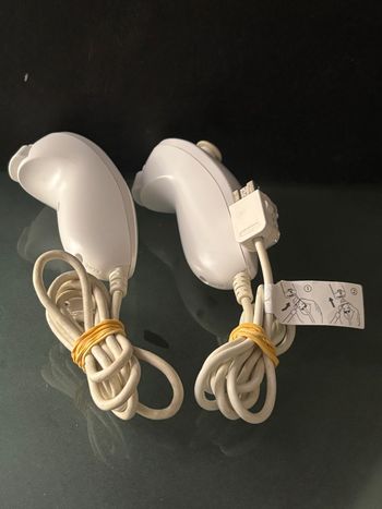 Lot 2 nunchuck blanc Nintendo Wii