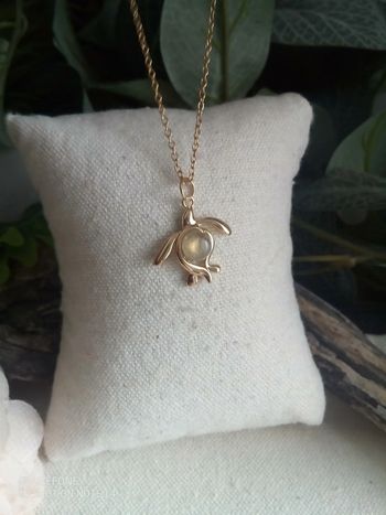 Collier tortue doré et pierre de labradorite naturelle
