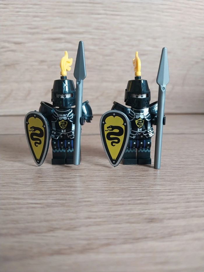 Figurines type lego 2 soldats chevaliers du Serpent