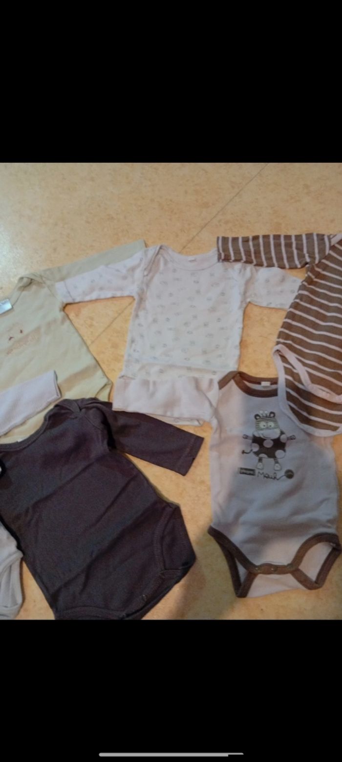 Lot de 7 body taille 6 mois - photo numéro 3