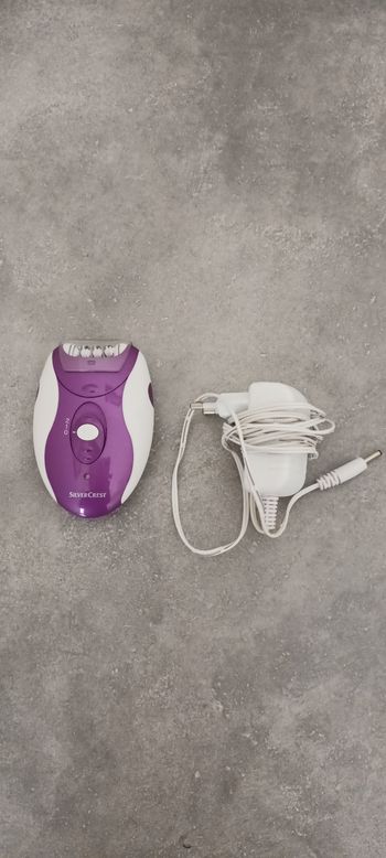 Un epilateur mauve 