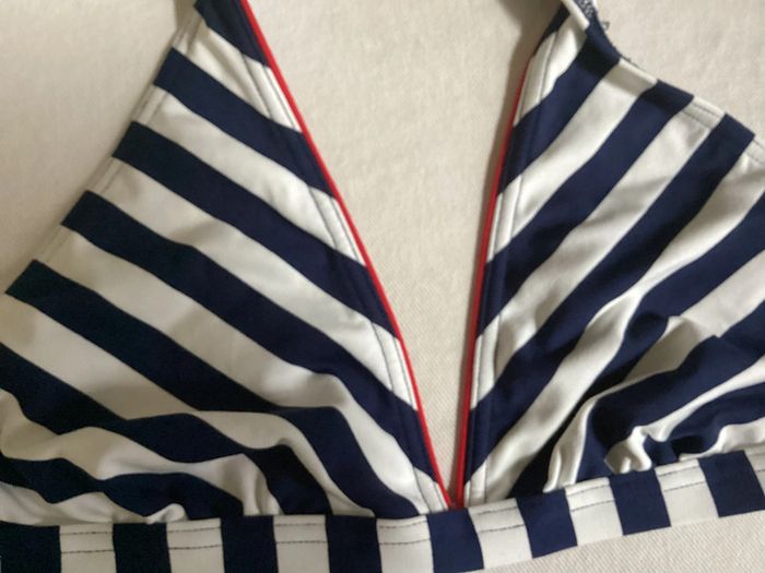 Ravissant maillot de bain 2 pièces esprit marinière T 42 - photo numéro 3