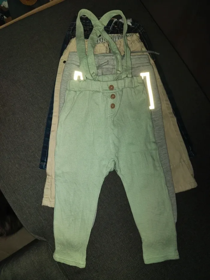 Lot 4 pantalons garçon