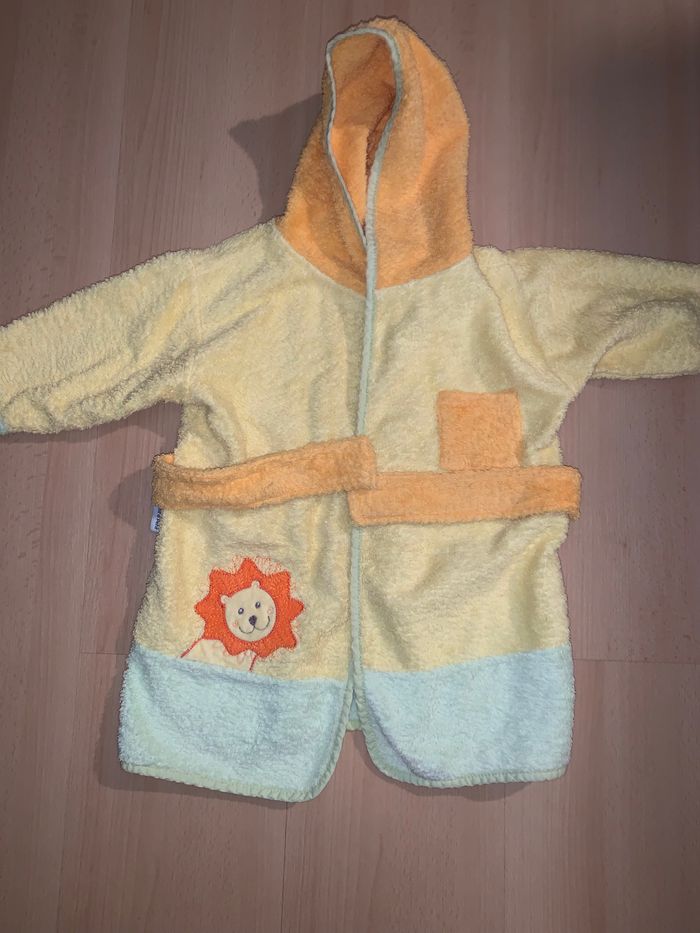 Peignoir en serviette taille 18 mois lion