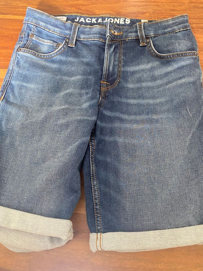 Short fille