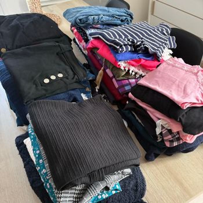Gros lot d’une 50ene de vêtements femme taille 40 - photo numéro 2