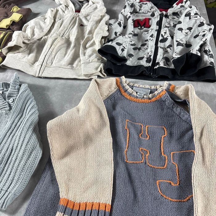 Lot 5 pull gilets taille 24 mois - photo numéro 3