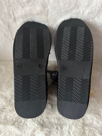 Bottines noires et rouges pointure 38